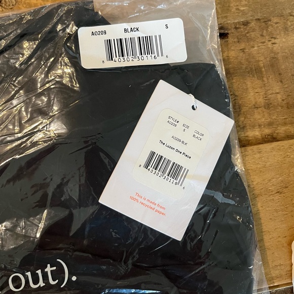 NWT Andie The Luzon One Piece Swimsuit in Black Small - Picture 10 of 11